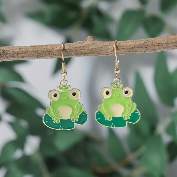 New Handmade "Frog on a Lily Pad" Dangle Earrings (1.6" long x 0.8" wide) - Picture 3 of 10
